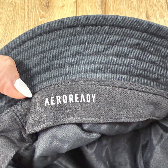 Adidas Classic Black Bucket Hat Aeroready - Picture 7 of 8
